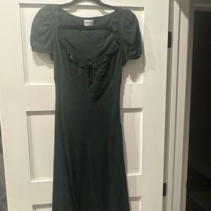 Aritzia never worn
